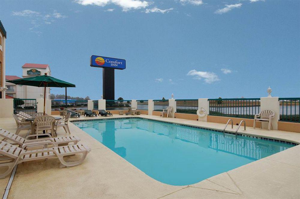Red Roof Inn & Suites Newnan Exterior photo